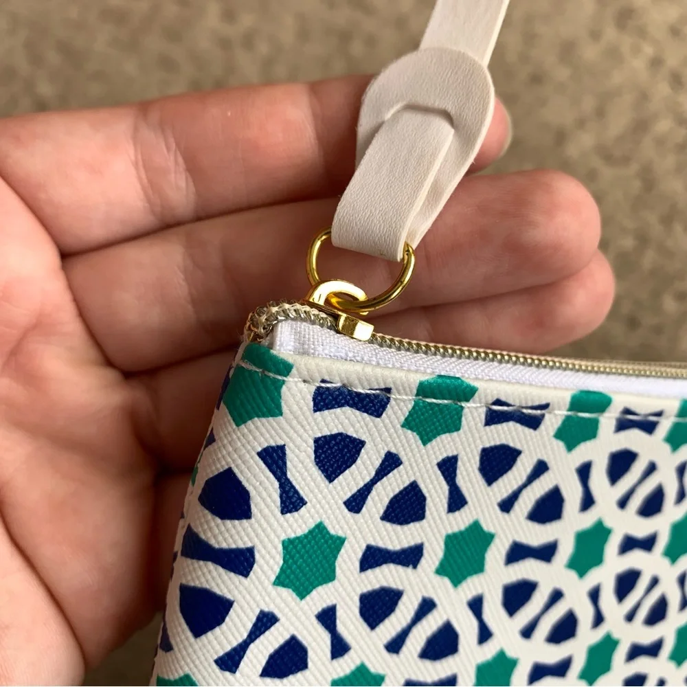 Beautiful Cosmetics Bag Case Pouch White Green Figures